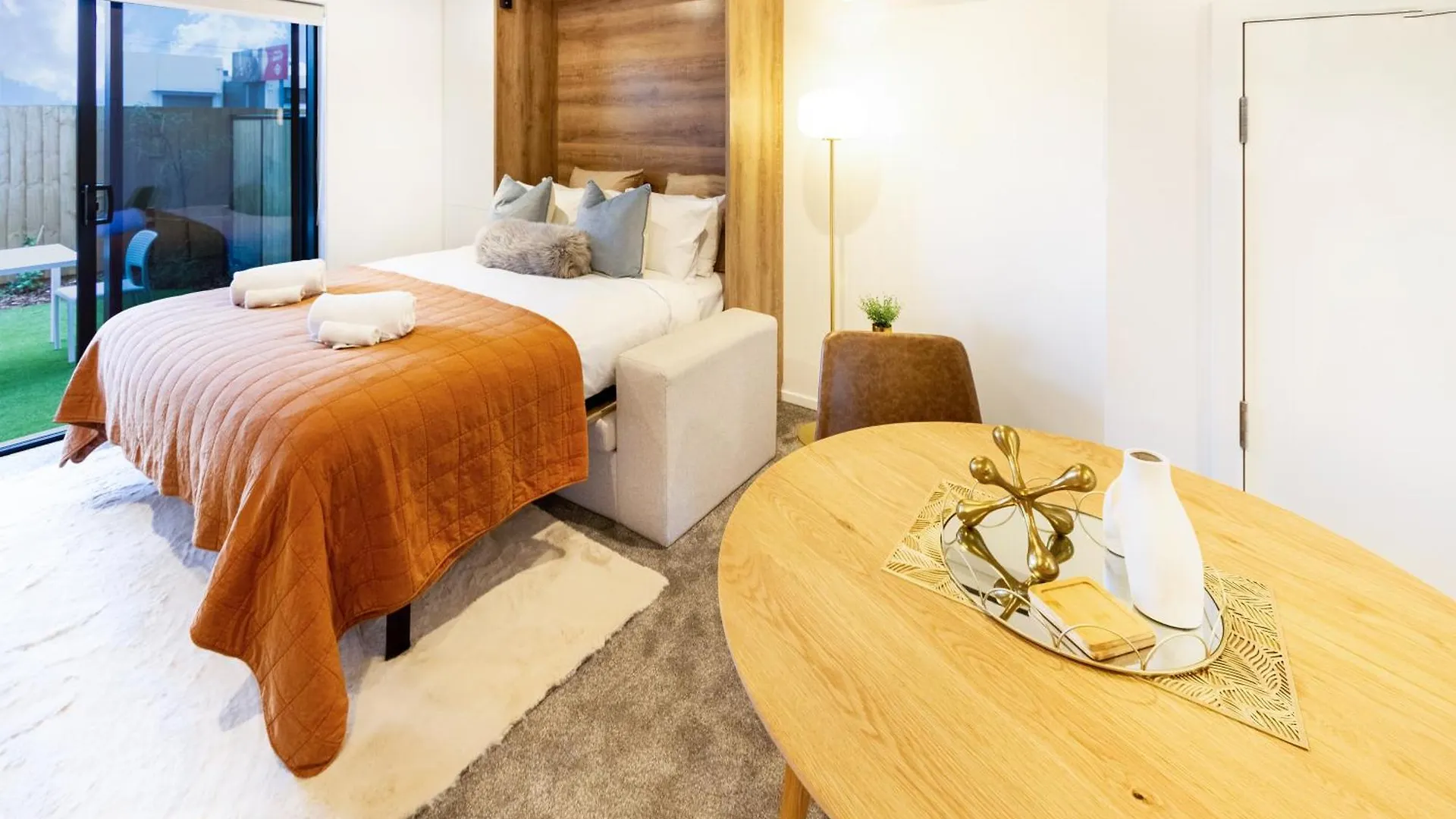 Urban Gem In The Cbd Studio Christchurch Apartment